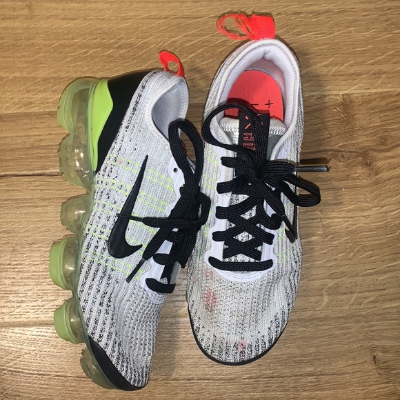 Nike Vapor Max size 6us - Picture 3 of 8